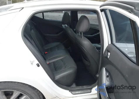 2015 Kia Optima Sxl Turbo z USA, uszkodzony, nr VIN 5XXGR4A6XFG458862